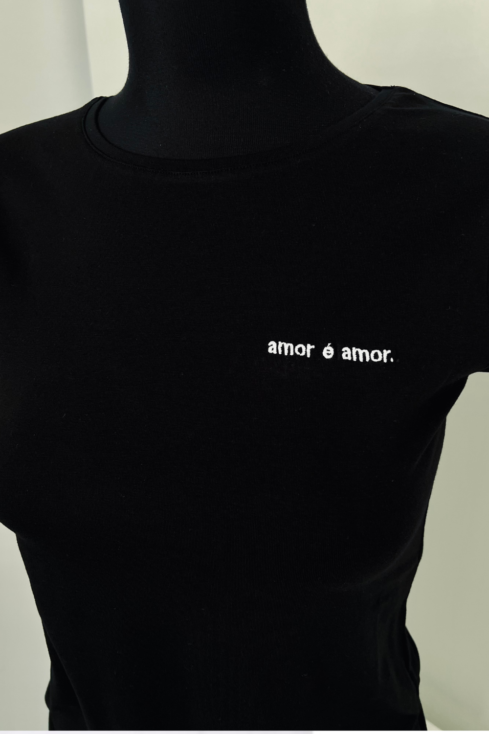 T-Shirt Slim - Amor é amor
