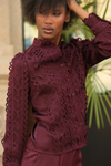 BLUSA BORDADA COM GOLA SUBIDA | SPACCIO BY CRISTINA