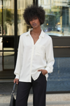 CAMISA COM APLICAÇÃO DE RENDA | SPACCIO BY CRISTINA