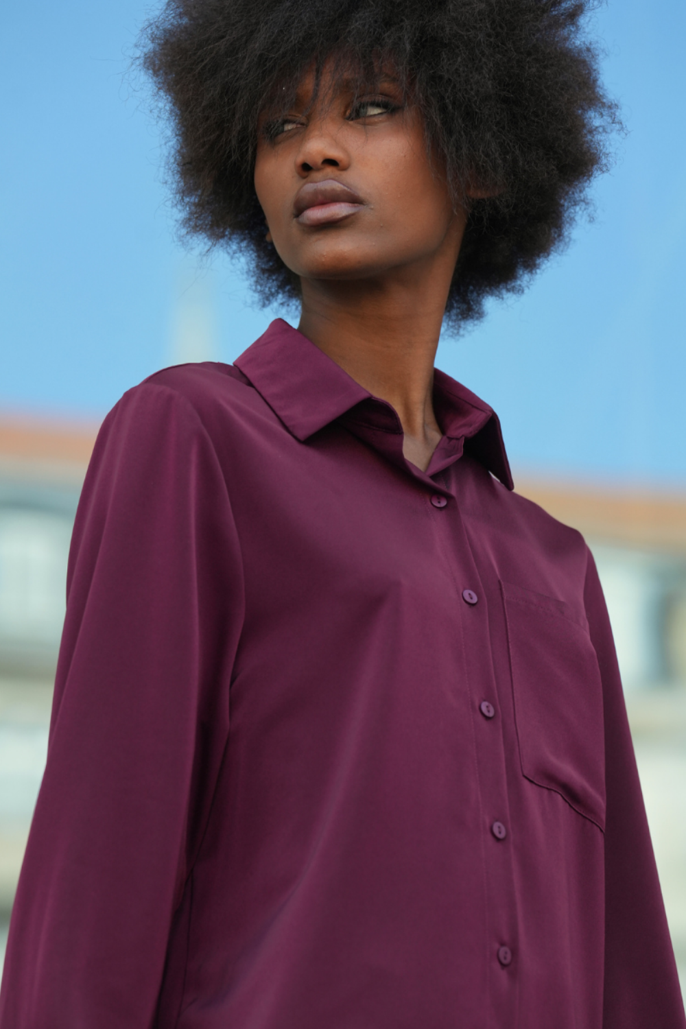 CAMISA COM APLICAÇÃO DE RENDA | SPACCIO BY CRISTINA