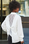 CAMISA COM APLICAÇÃO DE RENDA | SPACCIO BY CRISTINA
