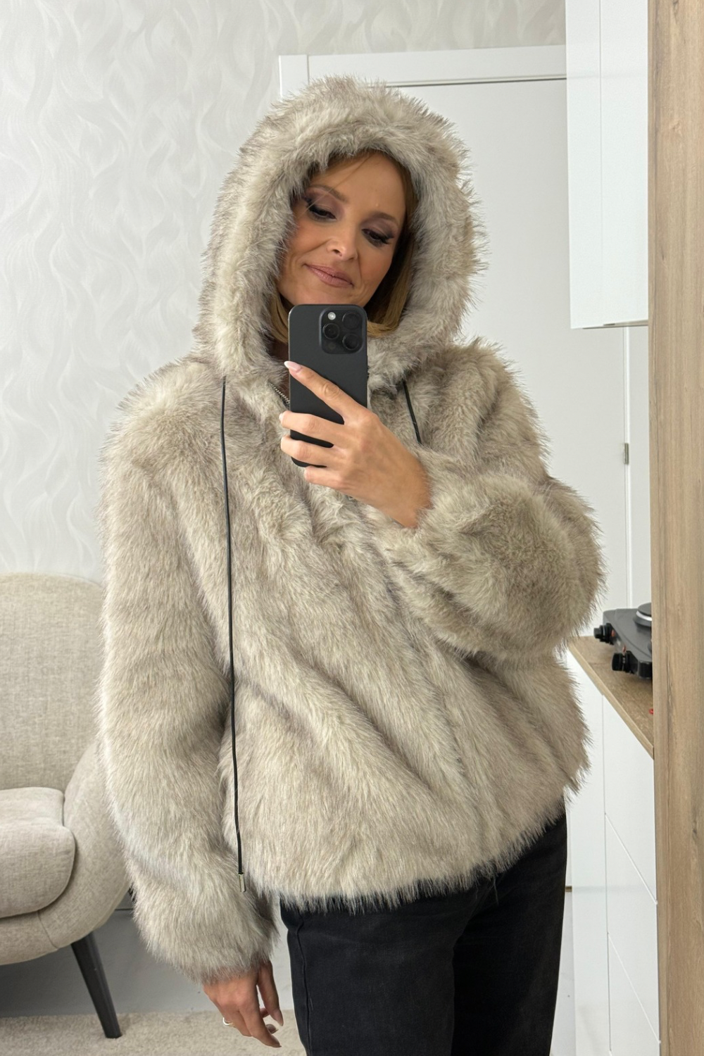 CASACO PÊLO COM CAPUZ | SPACCIO BY CRISTINA