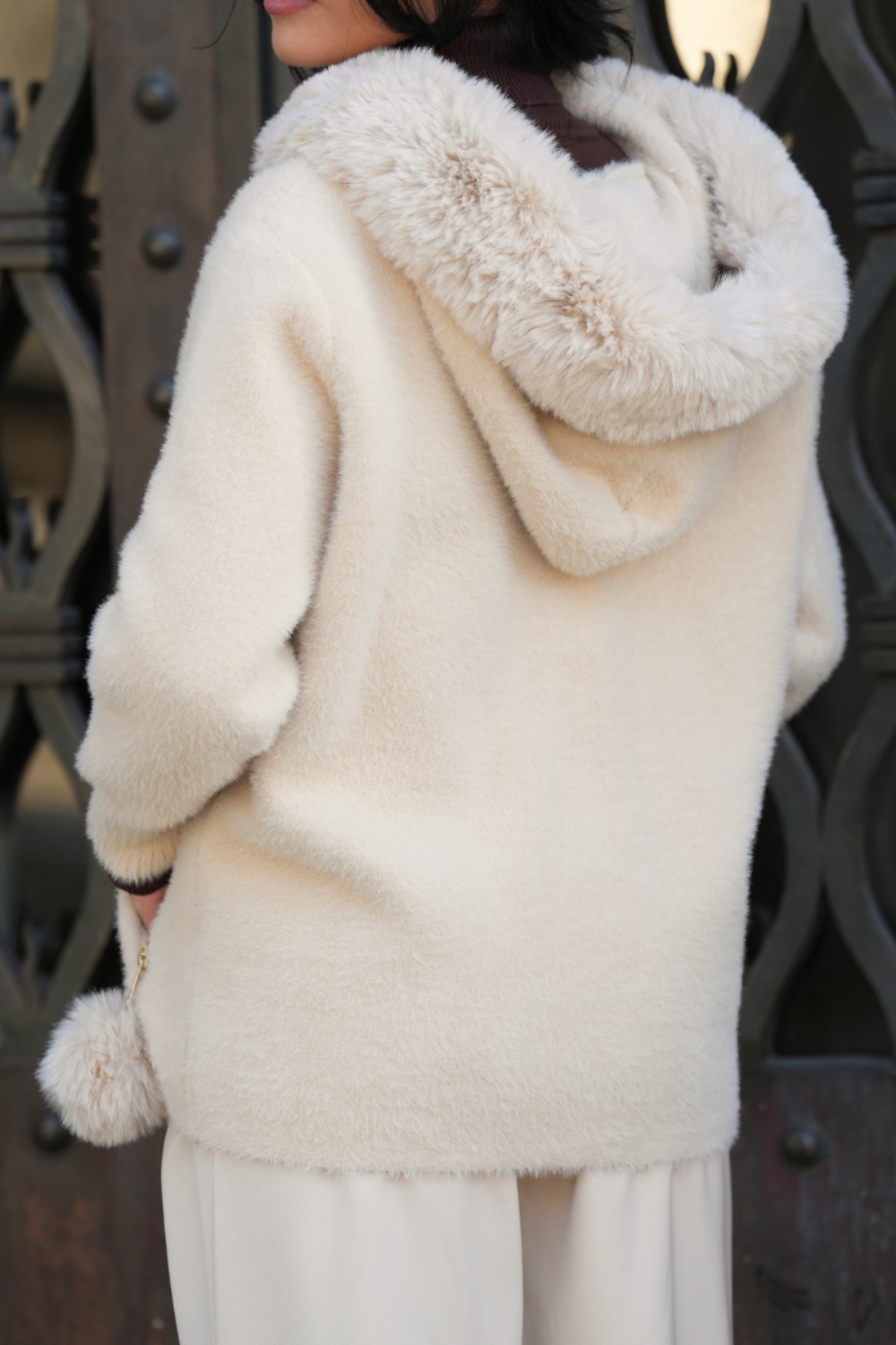 CASACO CAPUZ C/ POMPOM | SPACCIO BY CRISTINA