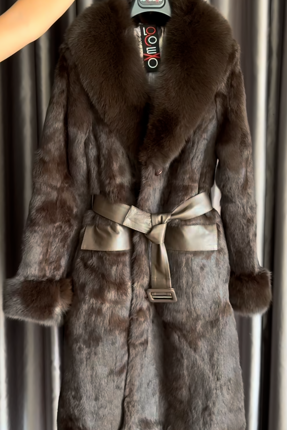 CASACO COMPRIDO DE PÊLO | LOCOLUXO