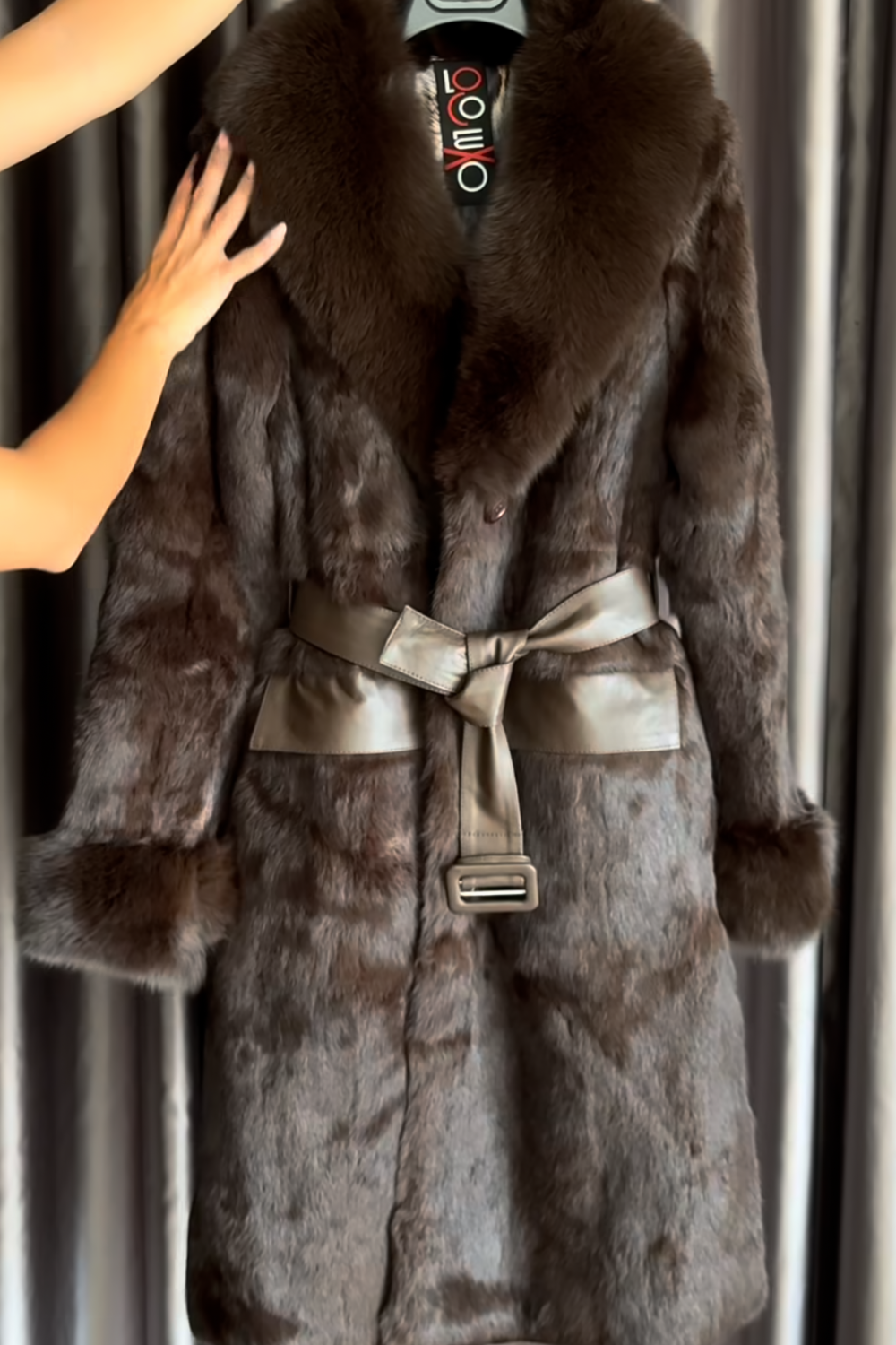 CASACO COMPRIDO DE PÊLO | LOCOLUXO