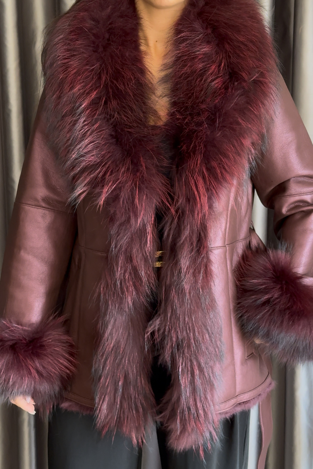 CASACO BORDEAUX COM PÊLO | LOCOLUXO