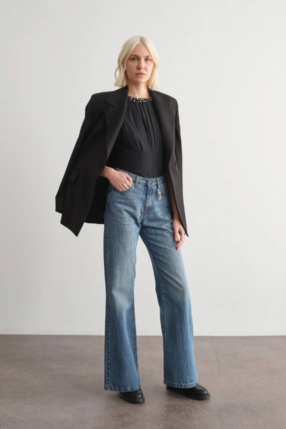 T-SHIRT PRETA | JIJIL